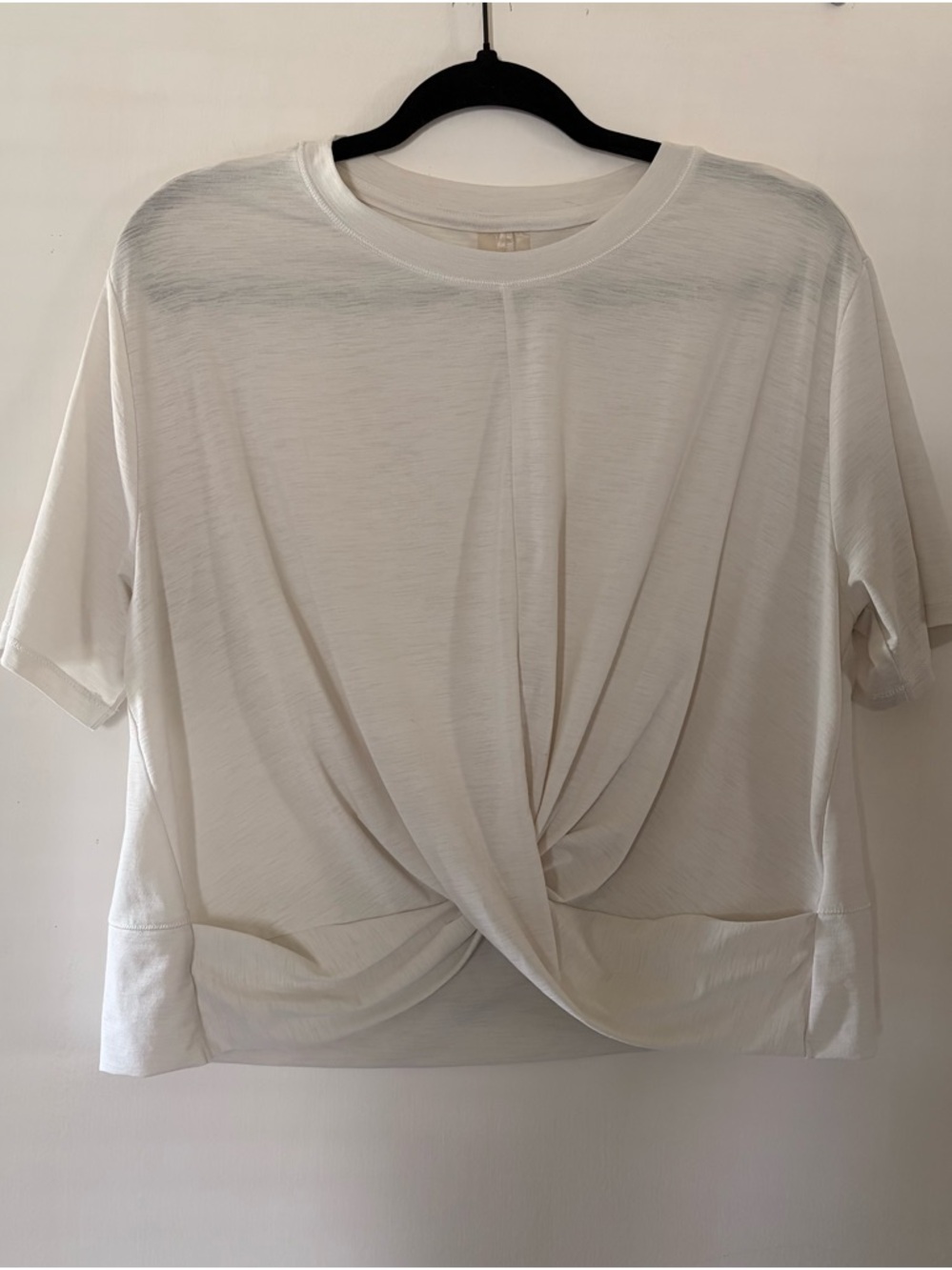 CALIA by Carrie Underwood Cream Twist-Front Textured Short Sleeve Top Medium